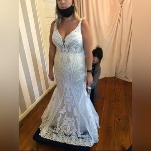 Size 16 Martina Liana 1066 Wedding Dress